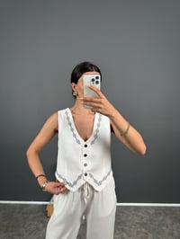 Olist Beyaz Nakışlı Astarlı Yelek GausYELEKGU008418