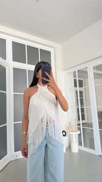 Beyaz Boyundan Bağlamalı Püsküllü Saten Bluz GAUS-01818GAUSBlouseGAUS-01818