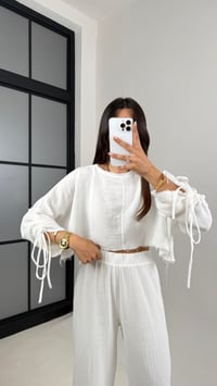 Beyaz Kol Büzgülü Crop Beli Lastikli Pantolon Tasarım Müslin Takım Gaus00581GausTAKIMGU1002353