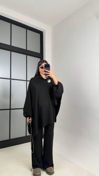 Siyah Gold Tokalı Pelerin Bluz Beli Lastikli Pantolon Modal Kumaş Takım GAUS-00871GAUSTAKIMGAUS-00871