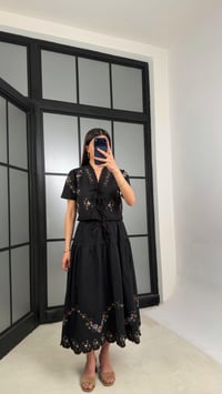 Siyah Nakışlı Bluz Beli Lastikli Etek Yıkamalı Keten Takım GAUS-01365GAUSSuitsGAUS-01365