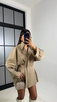 Haki Belden Oturtmalı Pile Detaylı Astarlı Trençkot GAUS-00683GAUSTRENÇKOTGAUS-00683