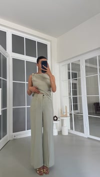 Açık Yeşil Gold Toka Detaylı Bluz Pantolon İkili Tencel Takım GAUS-01825GAUSSuitsGAUS-01825