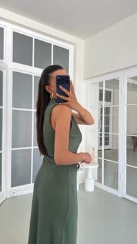 Yeşil Degaje Yaka Saten Elbise GAUS-01762GAUSELBİSEGAUS-01762