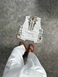 Wave Sarı Siyah Nakış İşlemeli Astarlı Beyaz YelekGausYELEKGU008403