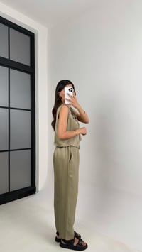 Yeşil Parlak Çapraz Düğme Detaylı Asimetrik Bluz Beli Lastikli Pantolon İkili Takım Gaus00569GausTAKIMGU1002328
