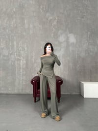 Tamara Haki Drapeli Asimetrik Kesim Bluz Pantolon Modal TakımGausTAKIMGU100202
