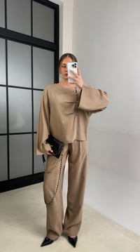 Camel Asimetrik Yaka Yan Düğme Detaylı Gömlek Beli Lastikli Pantolon Tensel Takım GAUS-01163GAUSTAKIMGAUS-01163