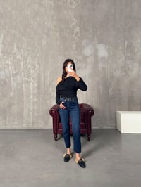 Benet Koyu Mavi ZR Kesik Paça Likralı Mom JeanGausDENİM PANTOLONGU00903868