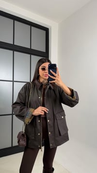 Acı Kahve Kadife Yaka Mumlu Görünümlü Cepli Parka GAUS-00609GAUSCEKETGAUS-00609