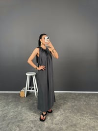 Hermia Antrasit İthal Kumaş Boyundan Bağlamalı Elbise GausELBİSEGU008301