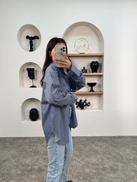 Lesa Lacivert ZR Model Çizgili Oversize GömlekGausGÖMLEKGU009015