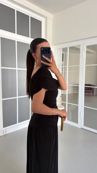 Siyah Drapeli Sandy Kumaş Elbise GAUS-01674GAUSELBİSEGAUS-01674