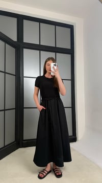 Siyah Kısa Kol Beli Lastikli Basic Elbise GAUS-01258GAUSELBİSEGAUS-01258