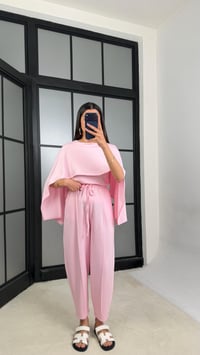 Pembe Pelerin Detaylı Bluz Beli Lastikli Pantolon İkili Tasarım Modal Takım GAUS-01499GAUSTAKIMGAUS-01499