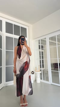 Çok Renkli Halter Yaka Şal Detaylı Saten Elbise GAUS-01823GAUSELBİSEGAUS-01823