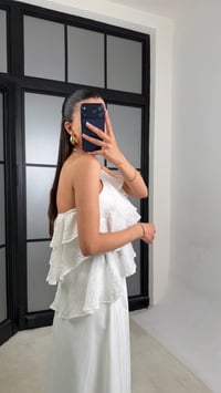 Beyaz Boyundan Bağlamalı Fırfır Detaylı  Bluz GAUS-01465GAUSBLUZGAUS-01465