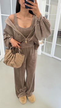 Vizon Kapüşonlu Hırka Crop Beli Lastikli Pantolon 3'lü Kadife Takım GAUS-02033GAUSTAKIMGAUS-02033