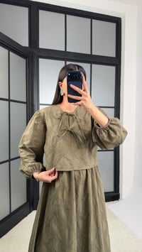 Haki Çiçek Nakışlı Gömlek Beli Lastikli Etek Takım GAUS-01182GAUSTAKIMGAUS-01182