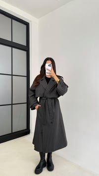 Gri Çizgi Detaylı Kuşaklı Astarlı Premium Uzun Trençkot GAUS-00120GAUSTRENÇKOTGAUS-00120