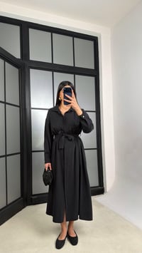 Siyah Beli Lastikli Kuşaklı Tencel Elbise GAUS-01286GAUSELBİSEGAUS-01286