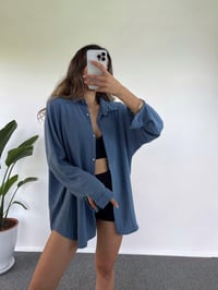 İndigo Mavi Oversize Krinkıl Gömlek GausGÖMLEKGU001253