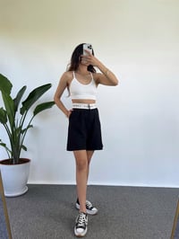 Leda Siyah Kemer Detaylı Şehir Boy ŞortGausŞORTGU001155