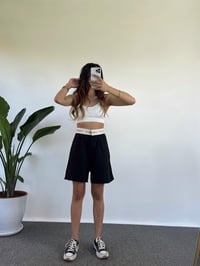 Leda Siyah Kemer Detaylı Şehir Boy ŞortGausŞORTGU001155