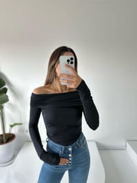 Nerissa Siyah Kayık Yaka Bluz GausBLUZGU002287