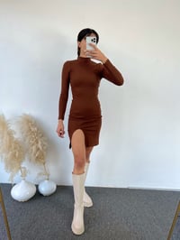 Niew Kahve Yırtmaç Detaylı ElbiseGausELBİSEGU00743