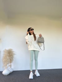 Omuz Dekolteli Yarasa Kol Oversize Ekru SweatGausSWEATSHIRTGU00495