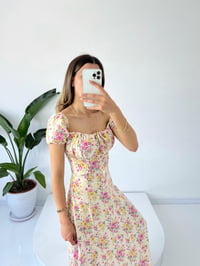 Rita Bej Renkli Çiçekli Yırtmaçlı Viskon ElbiseGausELBİSEGU001341