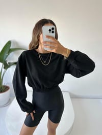 Siyah Bisiklet Yaka Crop SweatGausSWEATSHIRTGU001798