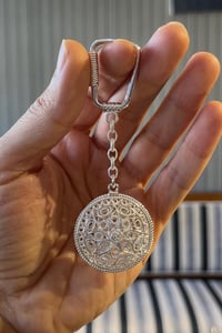 Beyaz Saray Gümüş Motif  Telkari Anahtarlık