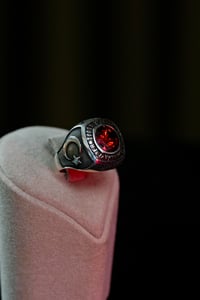 El İşçiliği Allah Bana Yeter Yazılı Ayyıldız ve Üç Hilal Motifli Gümüş Yüzük