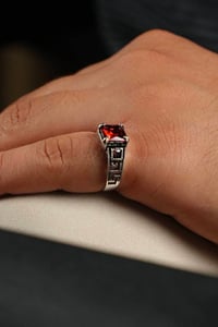 Galaksi Serisi Kırmızı Taşlı 925 Ayar Gümüş Yüzük