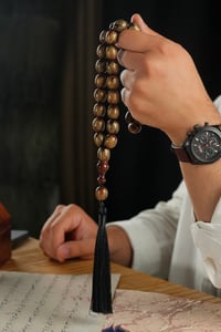Özel Saçak Püskül Tasarım  İri Boy İşlemeli Sıkma Kehribar Tesbih
