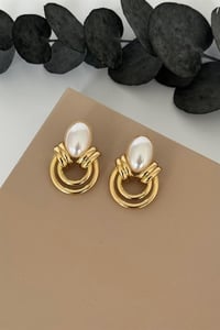 Beyaz Knot Küpe