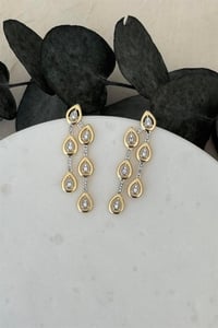 Damla Motifli Taşlı Küpe