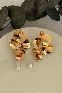 İnci Detaylı Gold Küpe