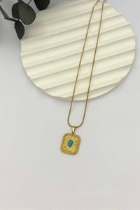 Mavi Taşlı Çelik Kolye