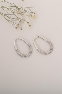 Oval Taşlı Halka Silver Küpe