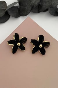 Petal Siyah Küpe