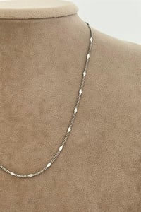 Pul Motifli Silver İnce Zincir Vip Seri Kolye