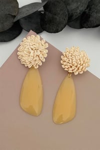 Raffia Bloom Honey Küpe