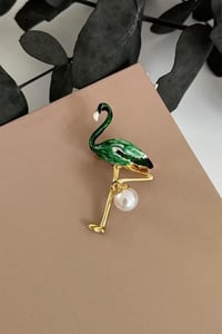 Renkli Flamingo Motifli Broş