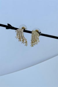 Sallantılı Taşlı Küpe