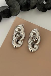 Silver Pearl Loop Küpe