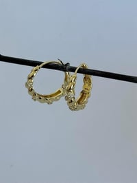 Taş Detaylı Halka Küpe