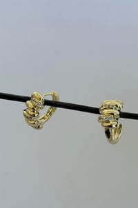 Taş Detaylı Halka Küpe